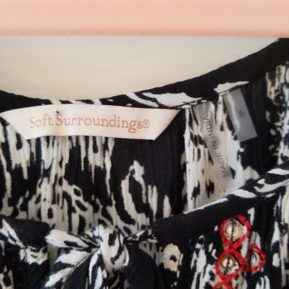 🔥Soft Surroundings Black White and Red Boho Tunic with Flare Sleeved Small - Picture 8 of 12